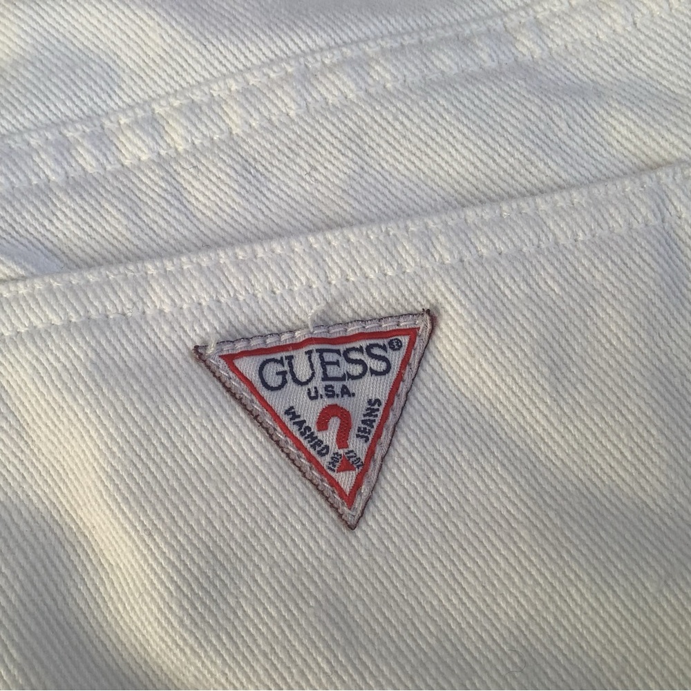 GUESS Vintage white 100% cotton jeans.  Sz 26